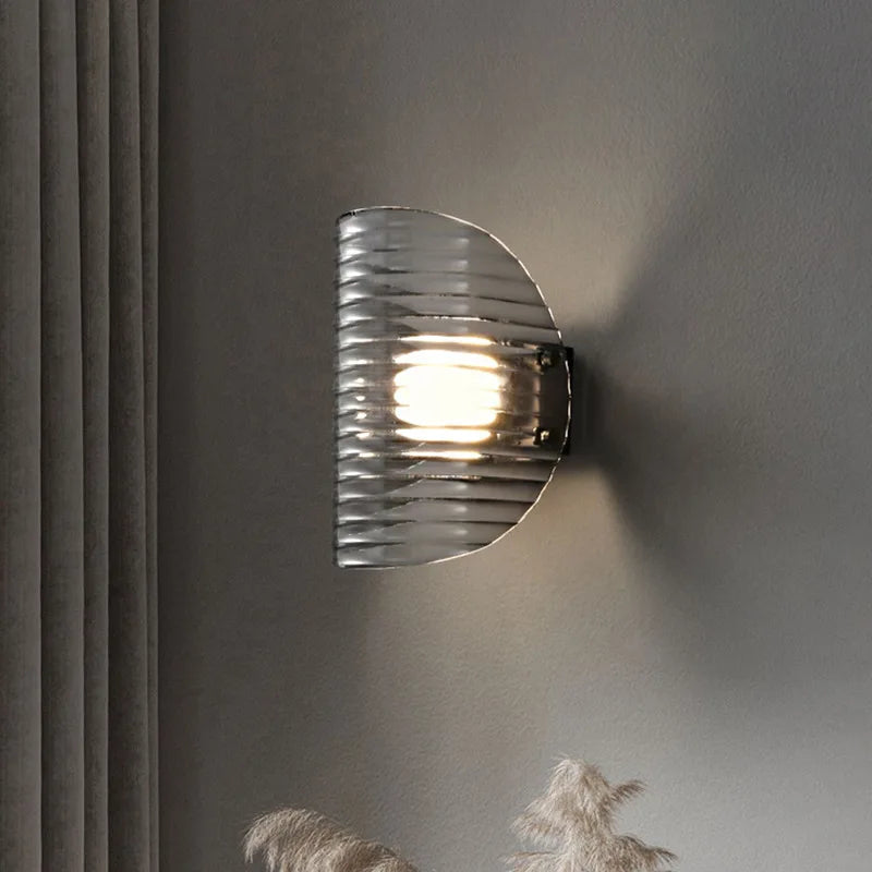 The Obsidian Ray Wall Lamp